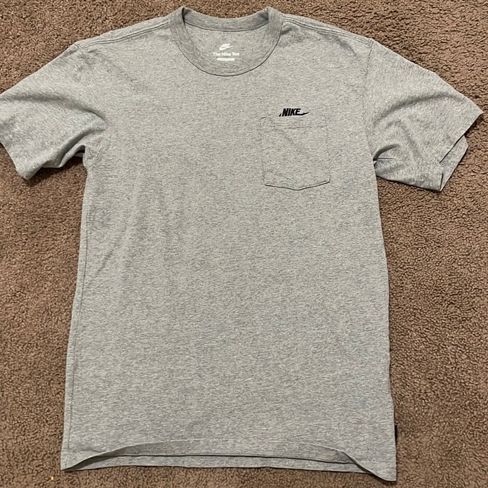 Nike t with pocket
